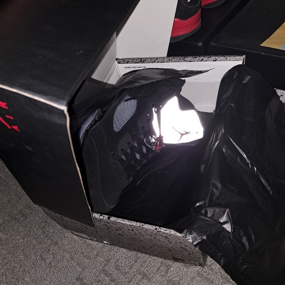 Jordan 5 Black Metallic Sneakers Men's Size 13 - Picture 11 of 12